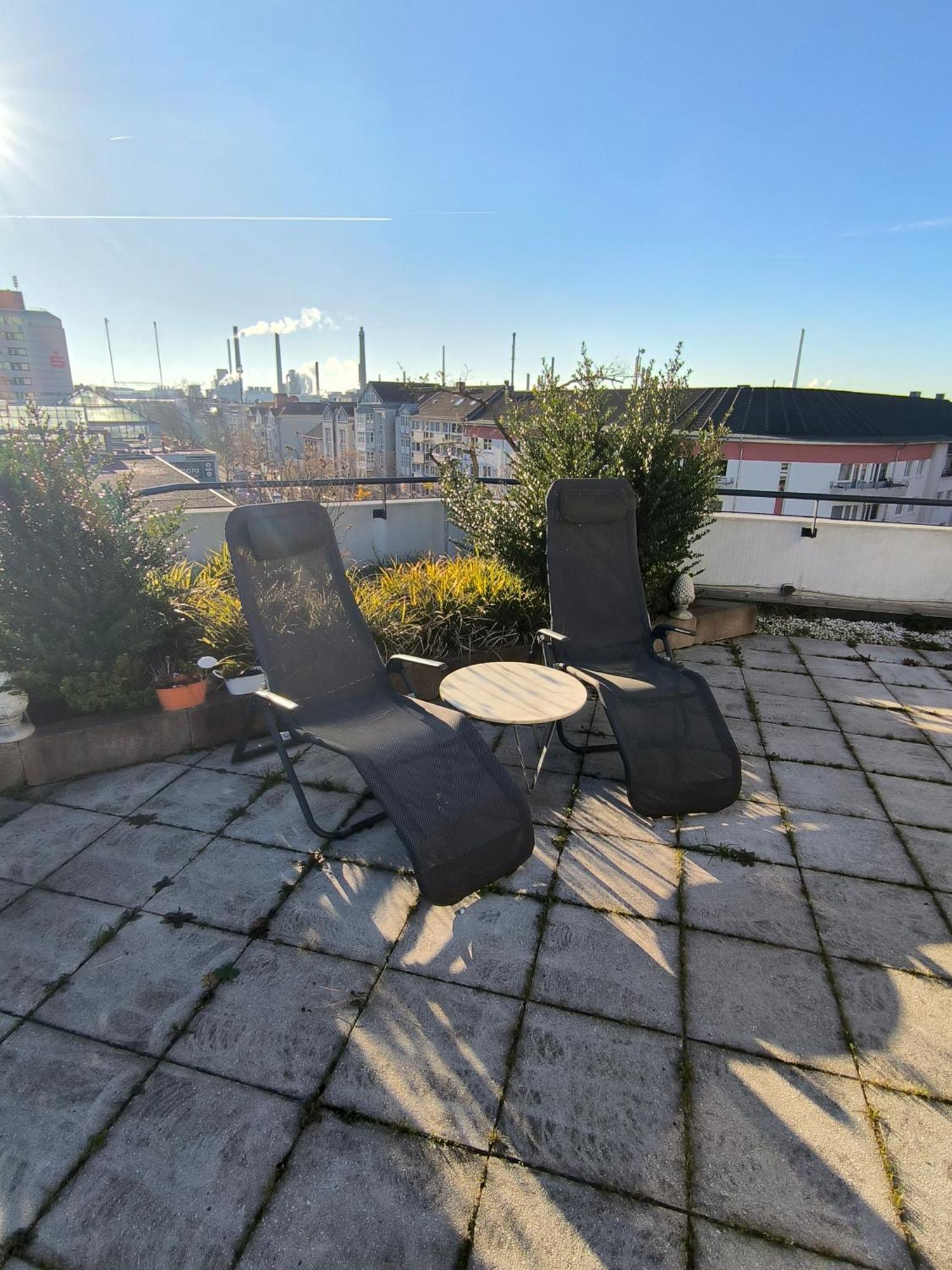 Im Herzen Von Wiesdorf- Blick Auf Das Bayer-Kreuz -Appartement Mit 2 Schlafzimmern-Fuer 3 Personen -Zentral Gelegen - Friedrich Ebert Platz 5A , 4Te Etage - Dachterrasse Und Sauna - Kaution Pflicht - レバークーゼン エクステリア 写真