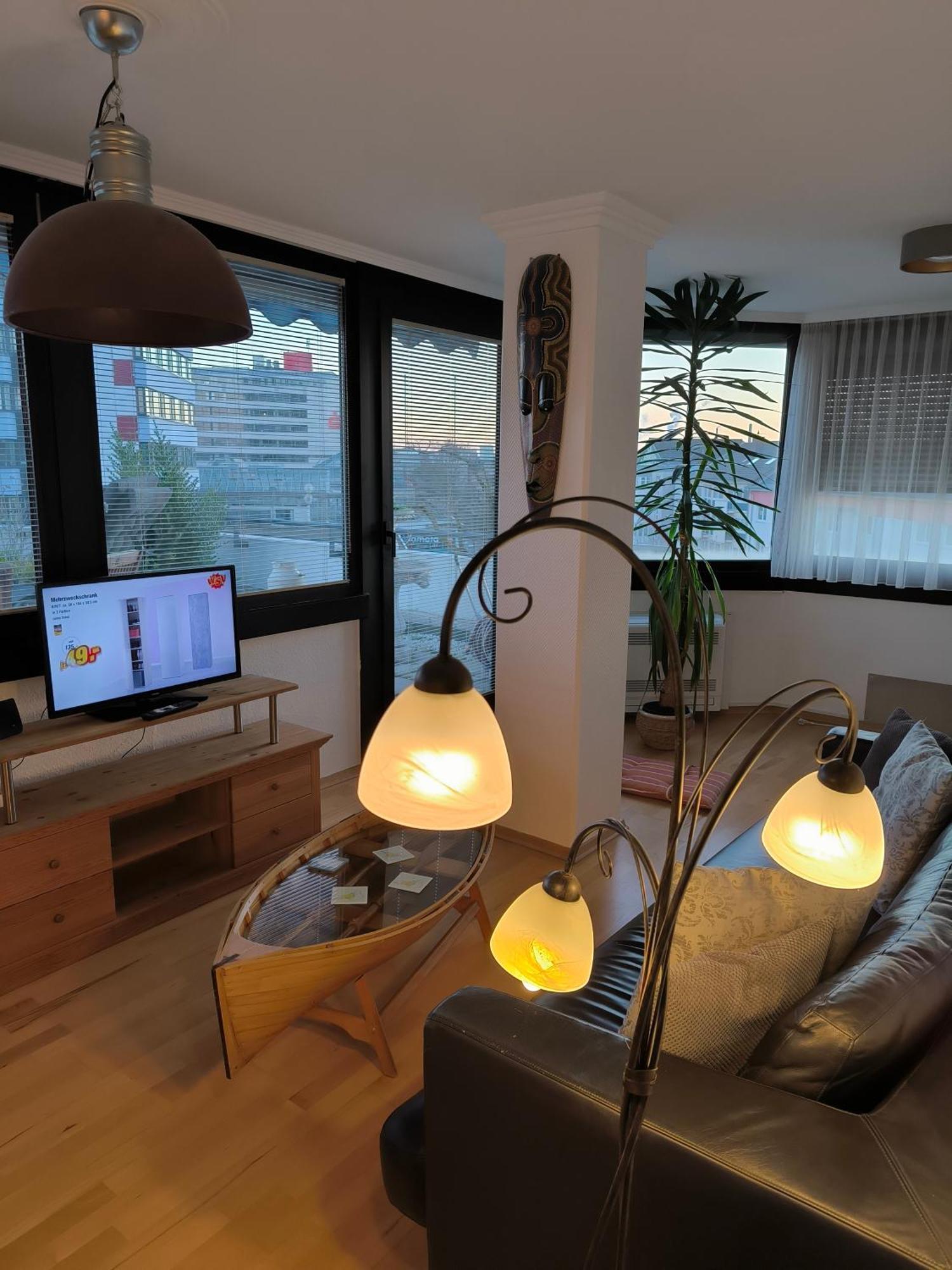 Im Herzen Von Wiesdorf- Blick Auf Das Bayer-Kreuz -Appartement Mit 2 Schlafzimmern-Fuer 3 Personen -Zentral Gelegen - Friedrich Ebert Platz 5A , 4Te Etage - Dachterrasse Und Sauna - Kaution Pflicht - レバークーゼン エクステリア 写真
