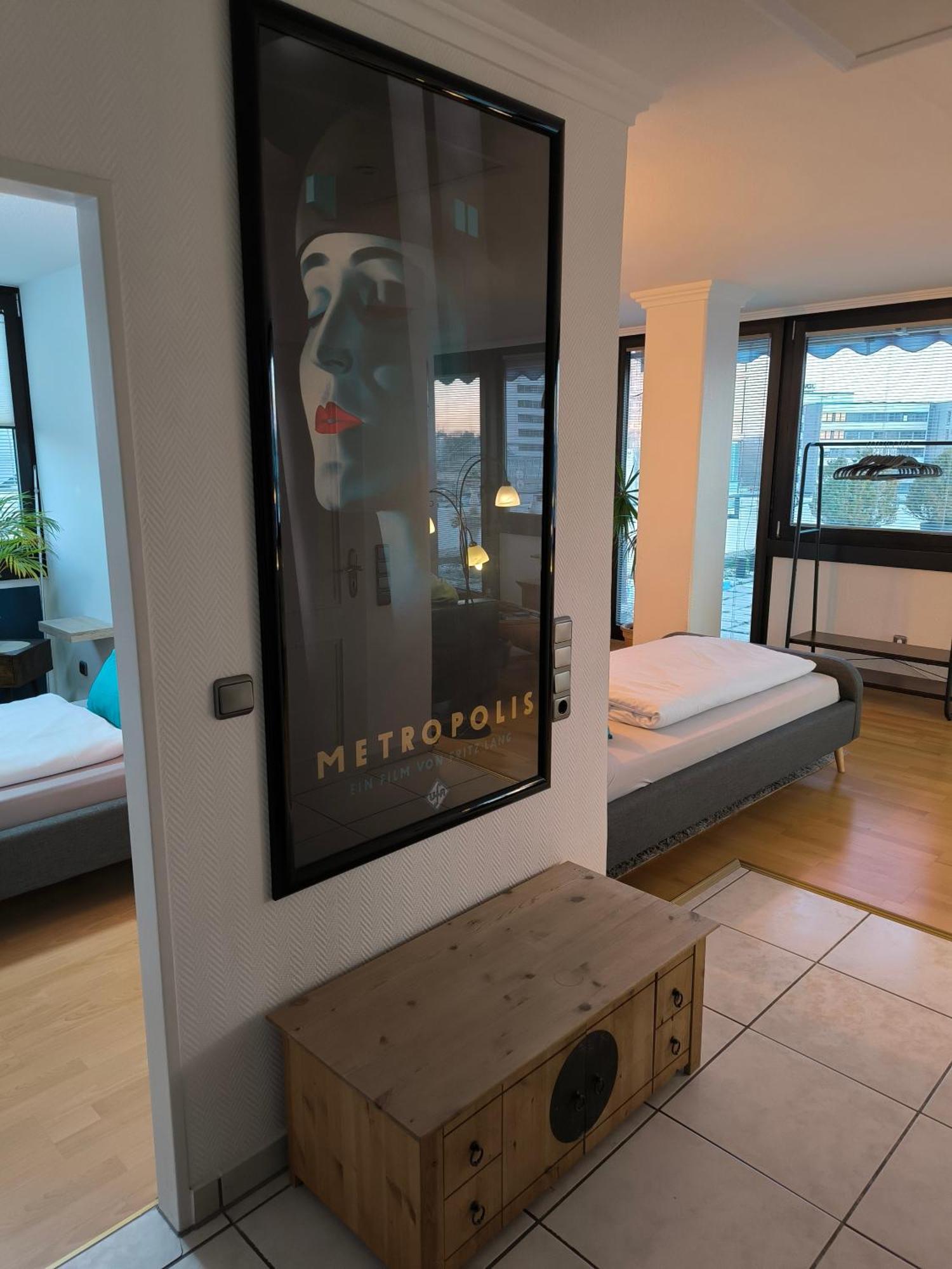 Im Herzen Von Wiesdorf- Blick Auf Das Bayer-Kreuz -Appartement Mit 2 Schlafzimmern-Fuer 3 Personen -Zentral Gelegen - Friedrich Ebert Platz 5A , 4Te Etage - Dachterrasse Und Sauna - Kaution Pflicht - レバークーゼン エクステリア 写真